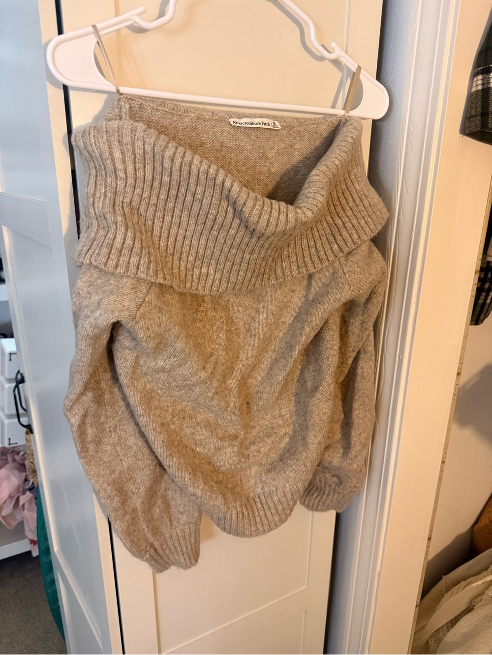 Abercrombie & Fitch Women's Cream Off-Shoulder Knit Sweater